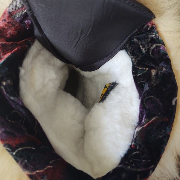 Wonderful Fur Boots - Picture 3 of 15